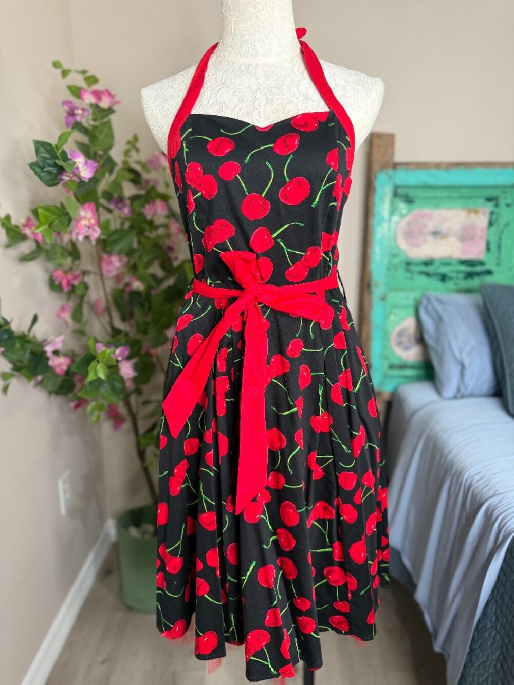 Hearts & Roses Retro Vintage Style Pin-Up Dress - Size 8